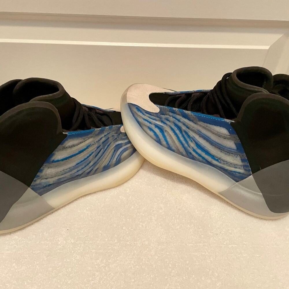 Adidas Yeezy QNTMZ Basketball Sneaker - Men’s Size 6.5/Women’s Size 8